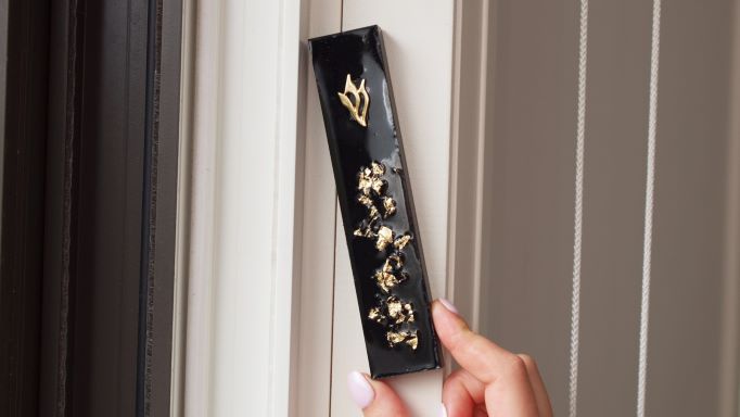 Modern mezuzah